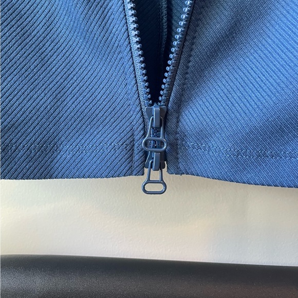 Cropped Urban Outfitters Zip Up - Picture 3 of 4